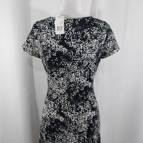 NWT! RONNI NICOLE! SWEET BLACK & WHITE PETIT-PLEAT PATTERN A-LINE DRESS! SZ M - Picture 6 of 11